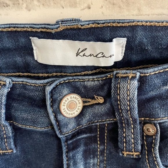 Women’s KanCan medium/dark wash distressed shark bite skinny jeans 5/26 - Picture 3 of 5